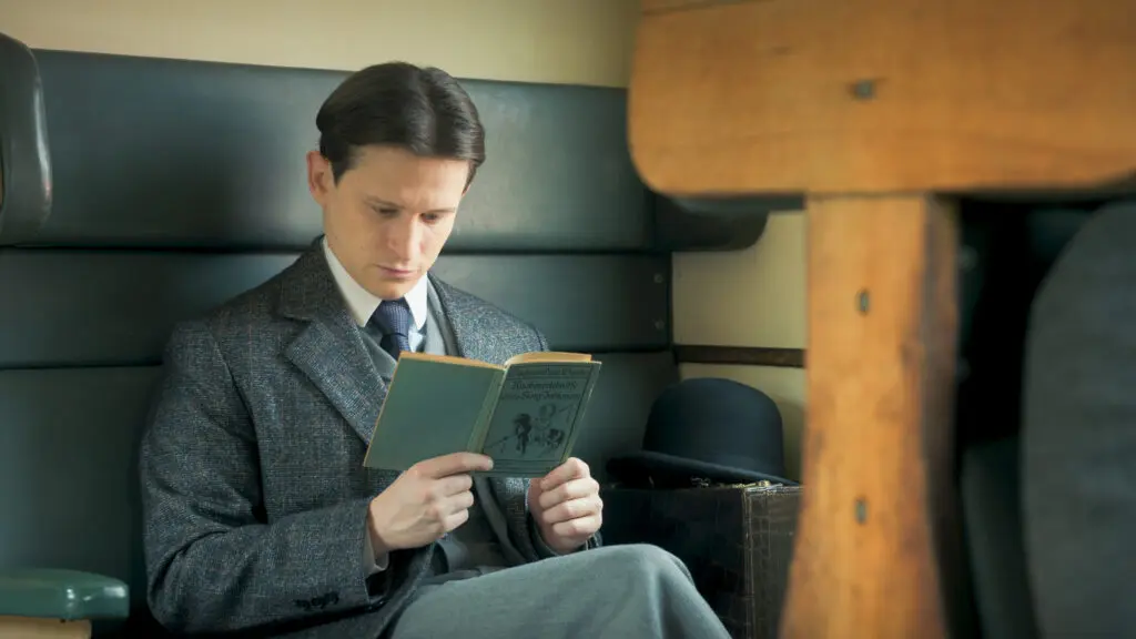 "hoy todos estamos atrapados en eso tan oscuro llamado 'burocracia'”: creadores de la serie de kafka revelan por qué el escritor predijo nuestro presente "hoy todos estamos atrapados en eso tan oscuro llamado 'burocracia'”: creadores de la serie de kafka revelan por qué el escritor predijo nuestro presente