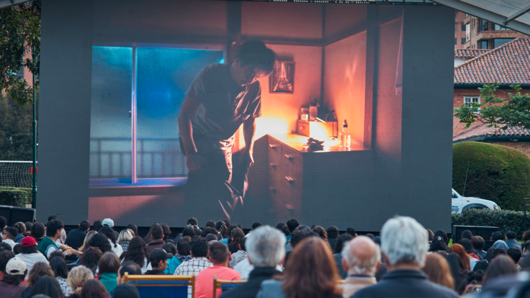 MUBI Fest Bogotá tendrá funciones al aire libre, encuentros con cineastas, música en vivo y propuestas gastronómicas durante el 24 y 25 de octubre.