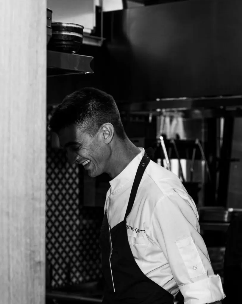 El restaurante adriano se convierte en una ostería milanesa de la mano del reconocido chef italiano matteo gritti