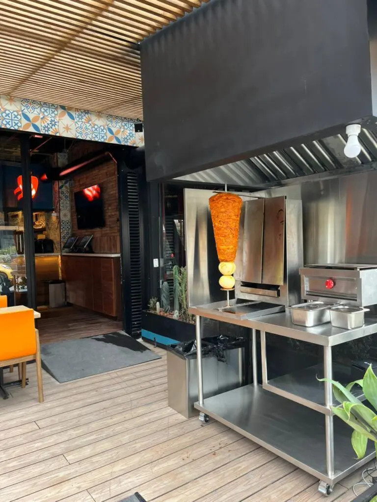 El tizoncito en bogotá: dónde comer el auténtico taco al pastor (y qué pedir)