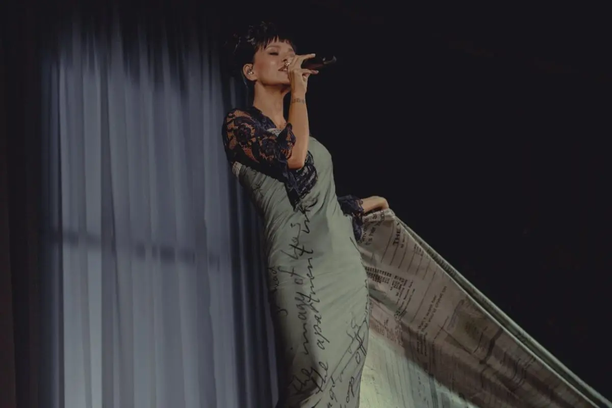 Revenge dress Lily Allen