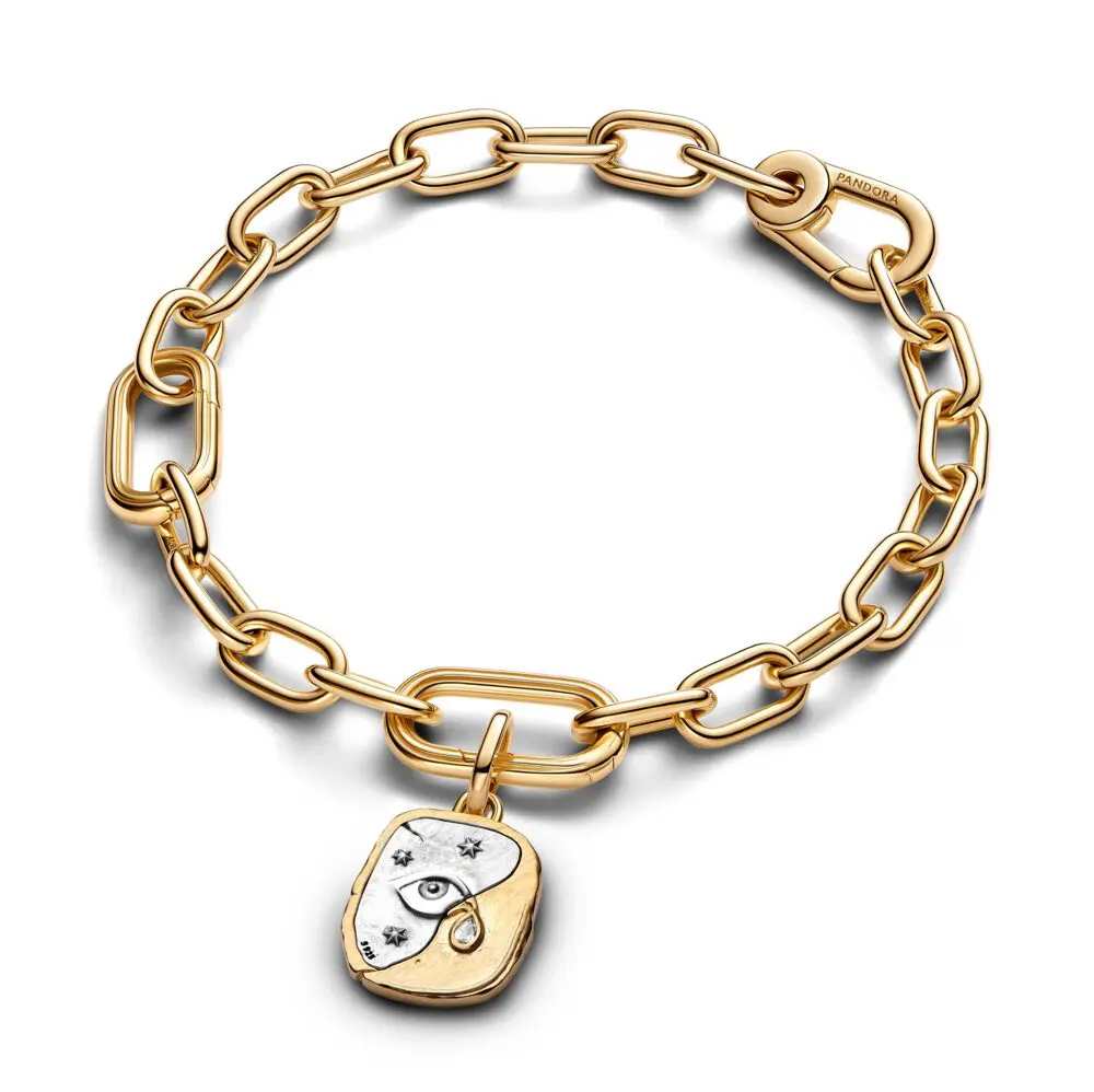Danna lleva los talismanes al presente: así es la nueva colección de pandora
