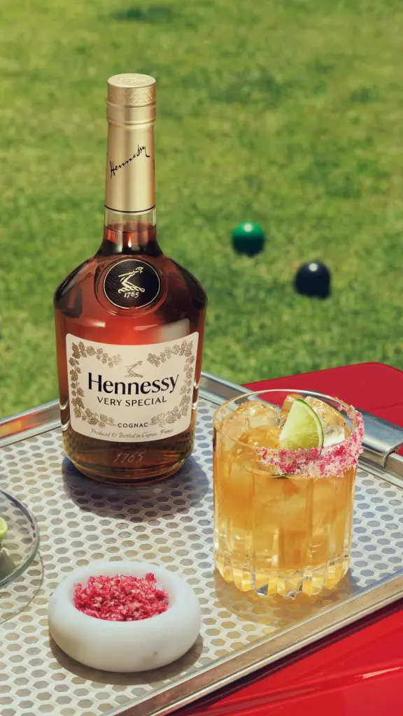 Así se prepara el coctel oficial de la gira de Bad Bunny