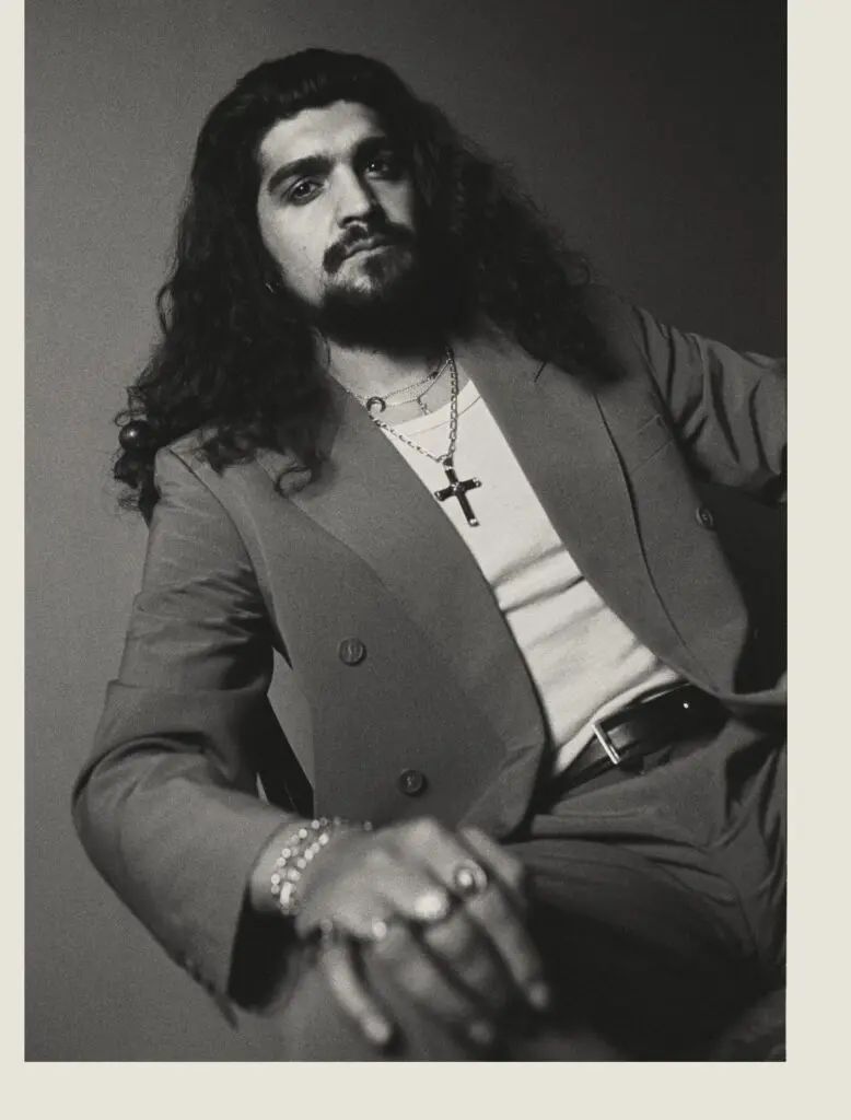 Israel fernández en bogotá 2026: el “nuevo mesías del flamenco” debuta con de oro y marfil