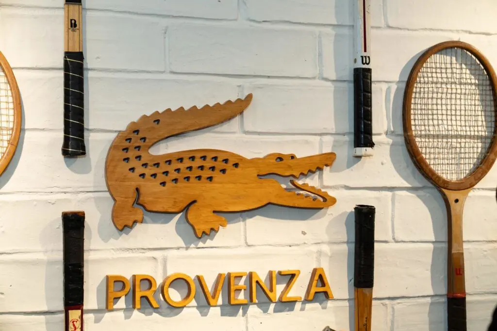 Lacoste abre tienda concepto en medellín y anuncia expansión en colombia