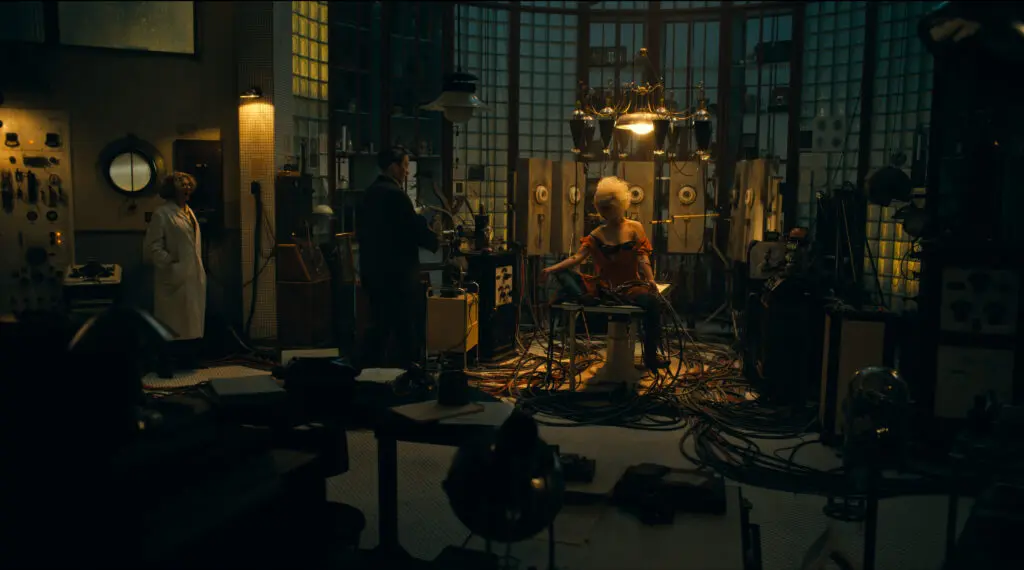 La novia toma la voz: Maggie Gyllenhaal revisita Frankenstein en The Bride!