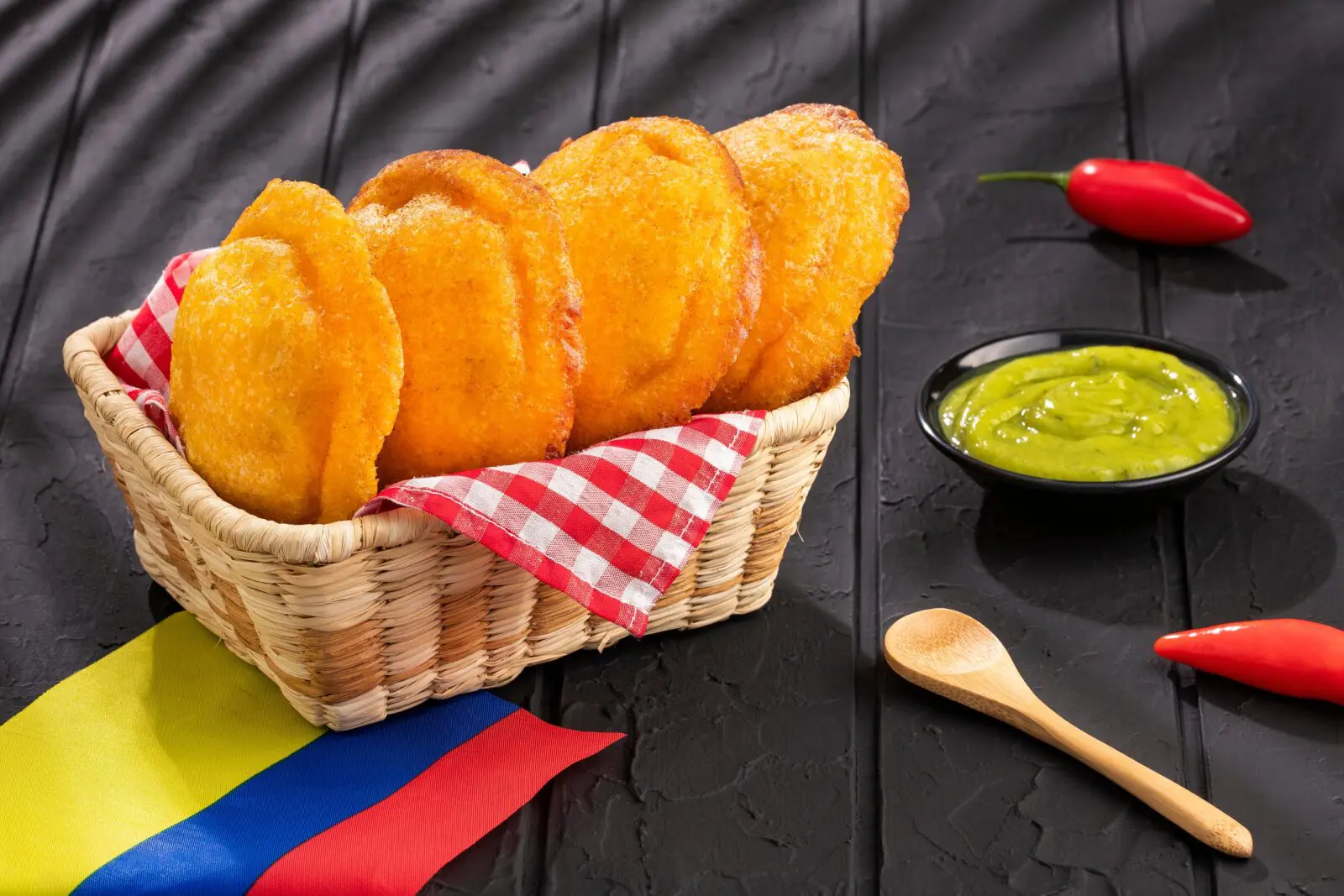 Detrás de una buena arepa de huevo hay mucho más que técnica: el tipo de maíz también define su textura y sabor.