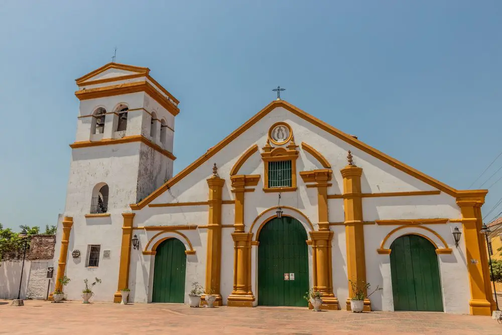 Mompox y sus 7 iglesias: guía de sus paradas imperdibles en Semana Santa Iglesia de Santo Domingo en Santa Cruz de Mompox