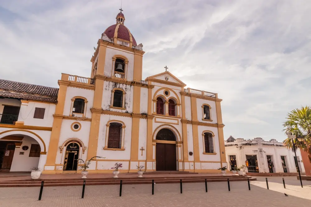 Mompox y sus 7 iglesias: guía de sus paradas imperdibles en Semana Santa Iglesia de la Inmaculada Concepción en Santa Cruz de Mompox