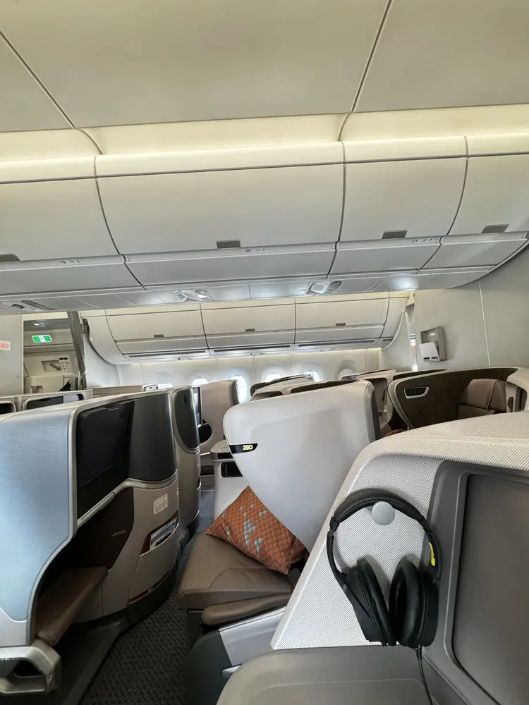 Las aerolíneas más lujosas del mundo: suites privadas, chefs exclusivos y vuelos de hasta 30. 000 dólares Las aerolíneas más lujosas del mundo: suites privadas, chefs exclusivos y vuelos de hasta 30. 000 dólares
