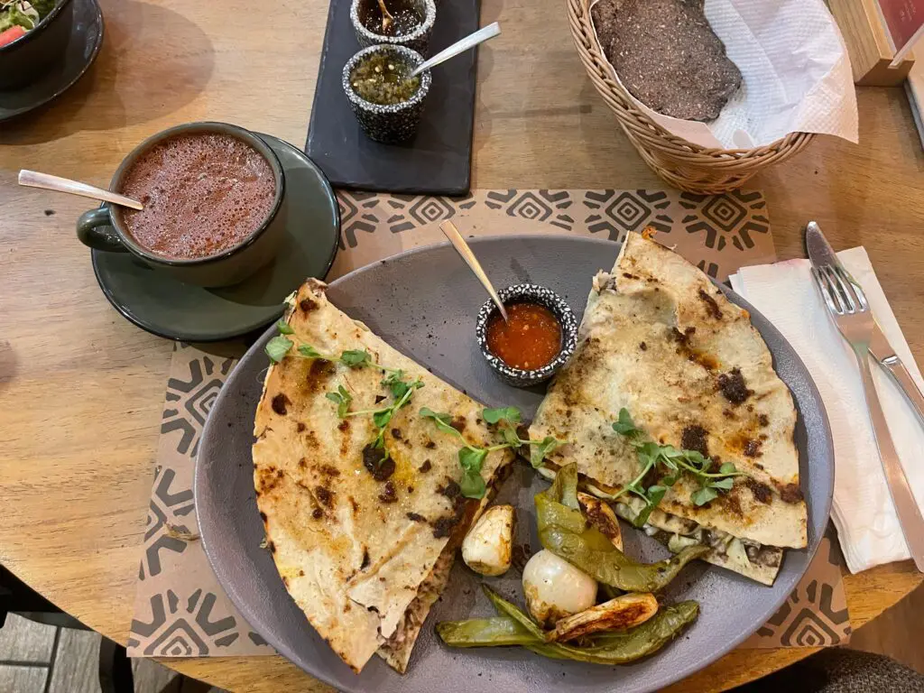 Viajar con el paladar: cinco destinos para cada personalidad gastronómica según travel trends