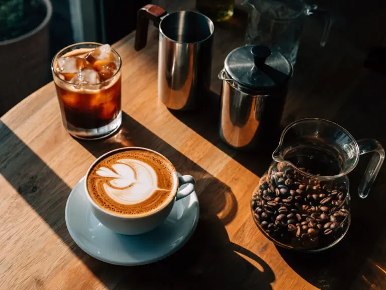 El café de especialidad ha ampliado sus espacios de consumo y hoy convive con nuevas formas de preparación, presentación y servicio.