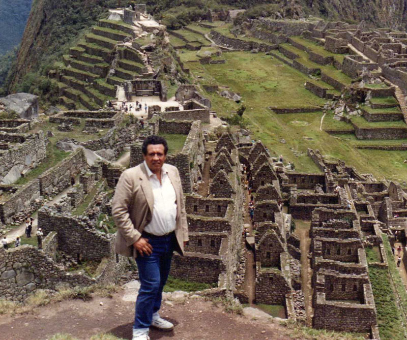 Pasaporte al mundo: el legado de Héctor Mora