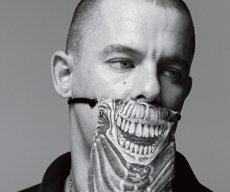 Alexander McQueen, un retrato del diseñador irreverente