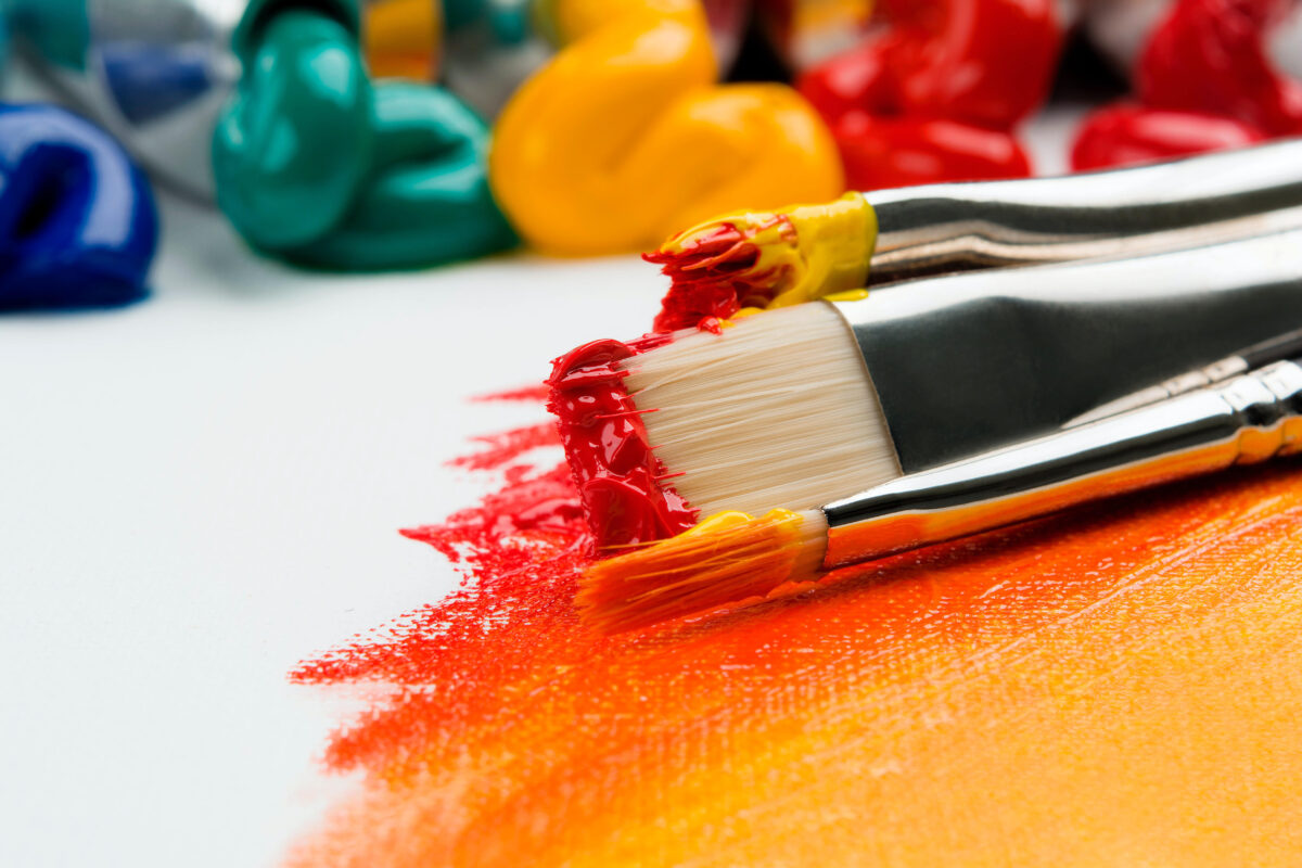 Dos concursos para encontrar al artista o escritor que lleva por dentro