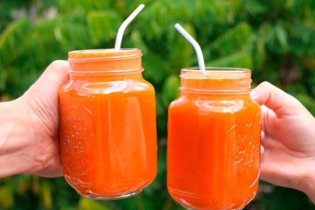 zumo de naranja, jugo de zanahoria