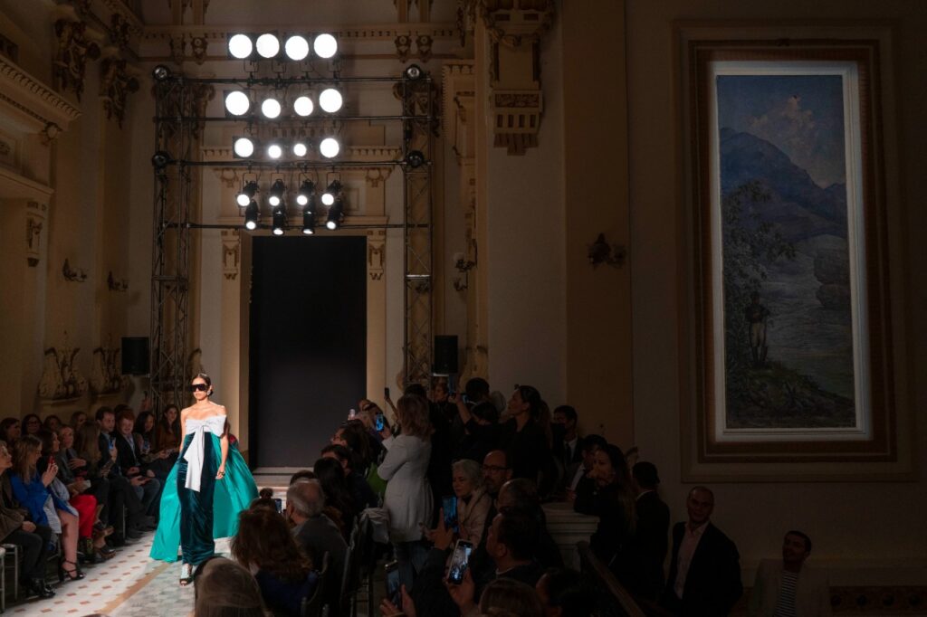 Pasarela Leal Dacarett