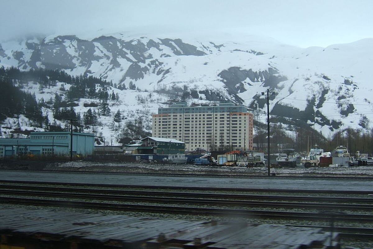 Un pueblo entero que vive en un edificio y otros lugares inexplicables del mundo