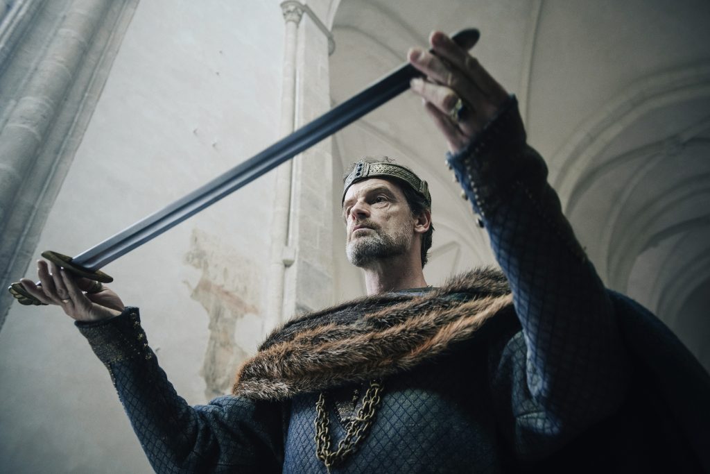 Traición, dragones y pasión prohibida: la guerra de los reinos conquista universal+