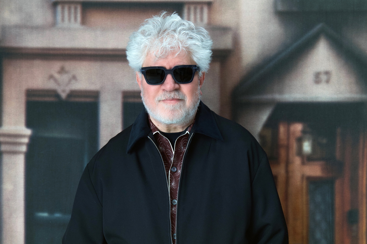 “Sentí que estábamos tres, y la muerte estaba ahí con nosotros”: Pedro Almodóvar sobre La habitación de al lado