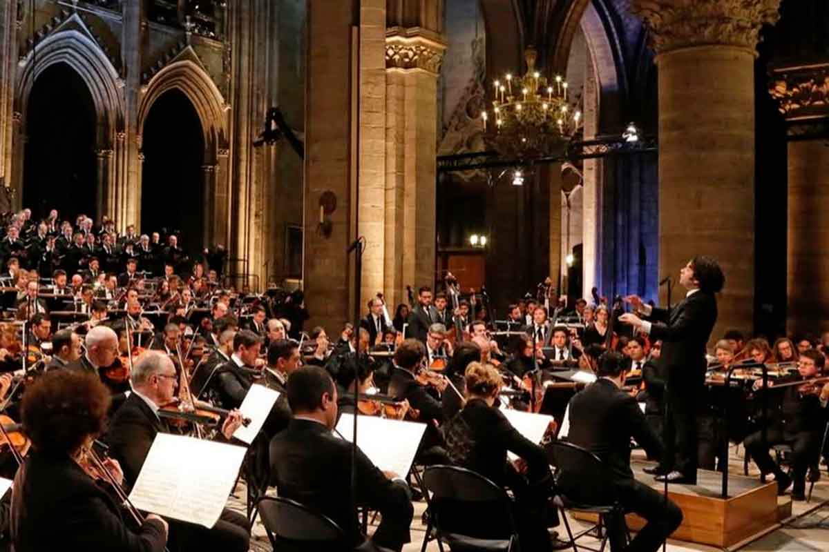 Notre-Dame de París reabrió sus puertas con un majestuoso concierto dirigido por el venezolano Gustavo Dudamel