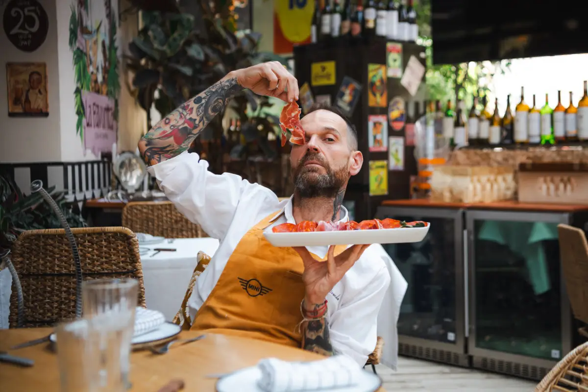 “Estamos siendo una bandera de nuestra cultura gastronómica”, dice el chef Koldo Miranda, embajador de la charcutería española