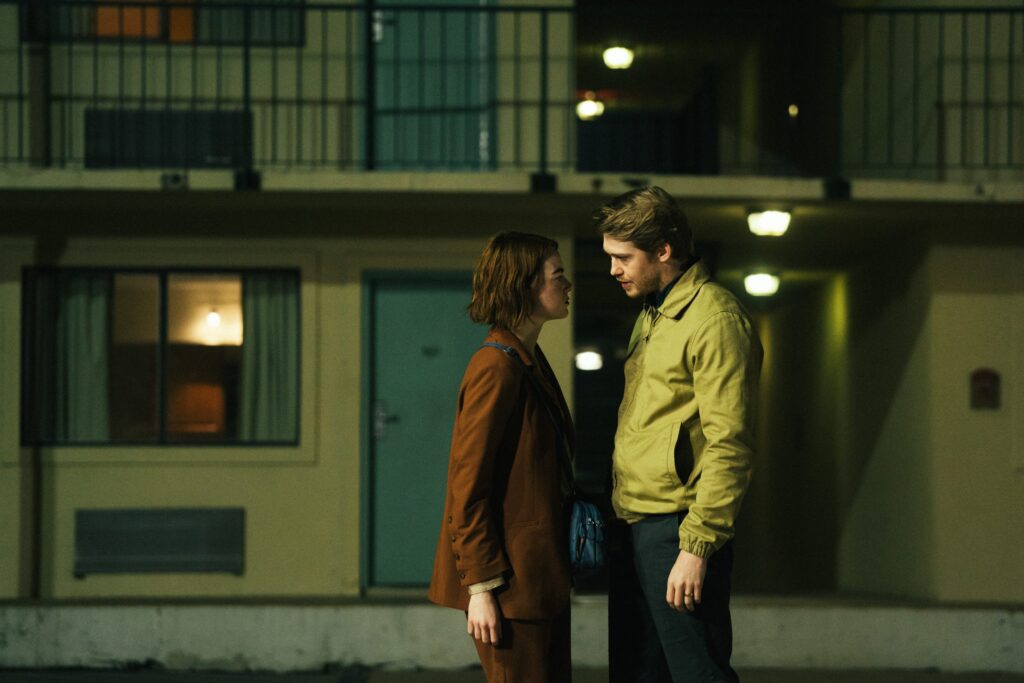 Kind of kindness: el incómodo tríptico del director de poor things, yorgos lanthimos El director de la favorita y pobres criaturas regresa con kinds of kindness, un relato tríptico interpretado por emma stone, jesse plemons, willem dafoe, martgaret qualley, hong chau, joe alwyn, mamoudou athie y hunter schafer.