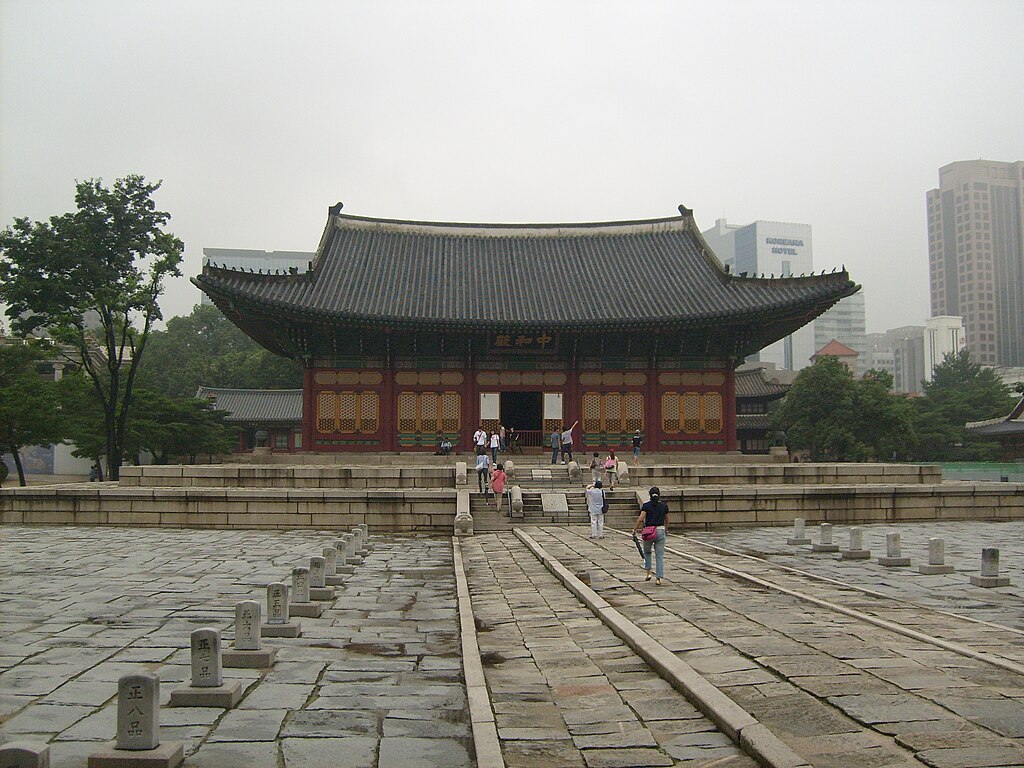 Deoksugung palace in seoul