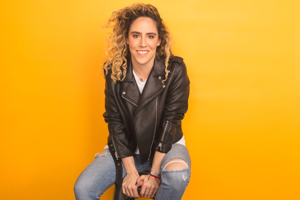 Amalia andrade, de los libros al teatro con ‘todas las cosas maravillosas’ Uno solo cambia el amor de su vida por otro amor o por otra vida