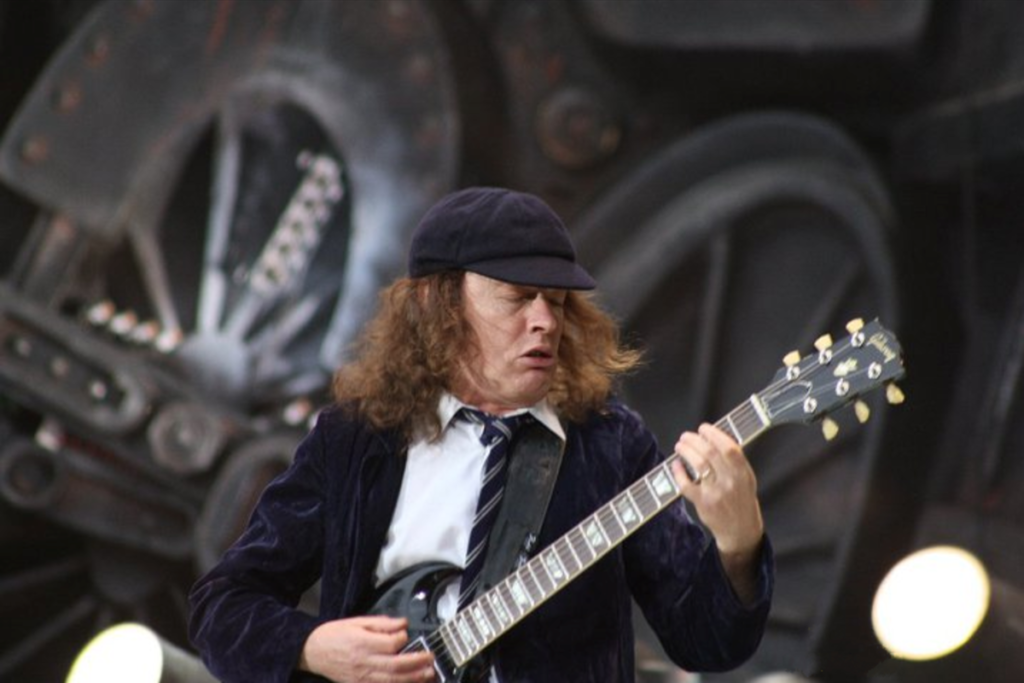 Angus young, ac/dc