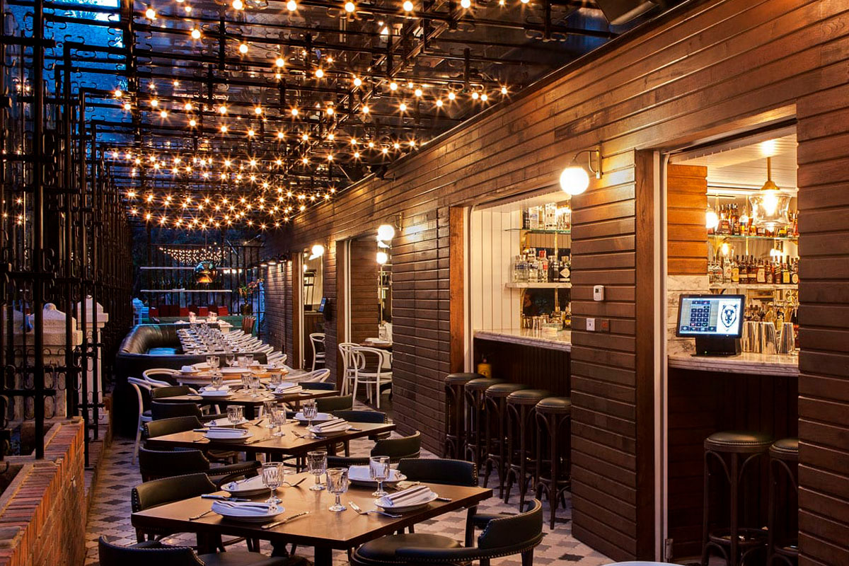 Salmón envuelto en prosciutto