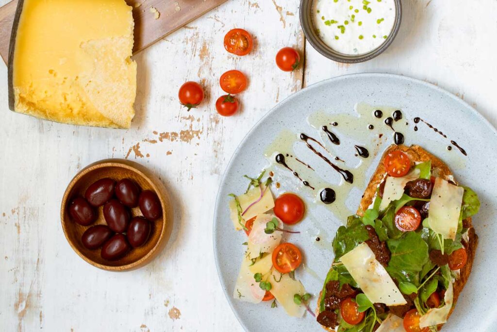 Cava oculta, un lugar ideal para comer quesos en el centro de usaquén