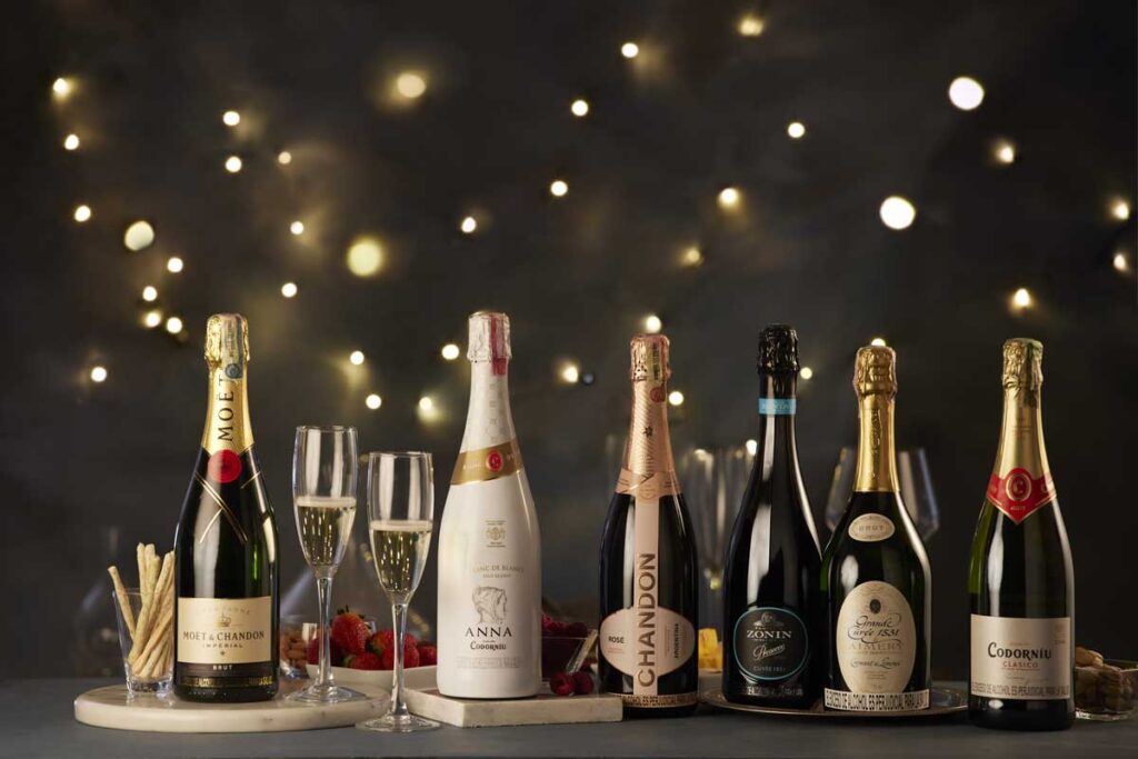 Mundo de burbujas: champagne y espumosos para celebrar en casa Burbujas doradas