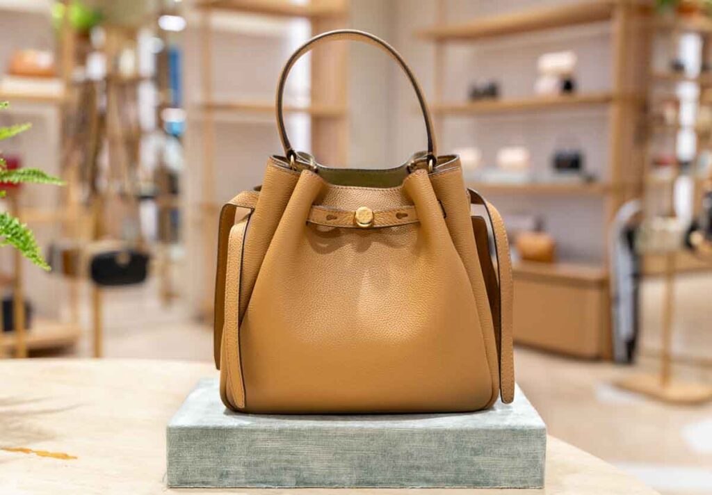 Tory burch en andino: la boutique que redefine la elegancia en bogotá