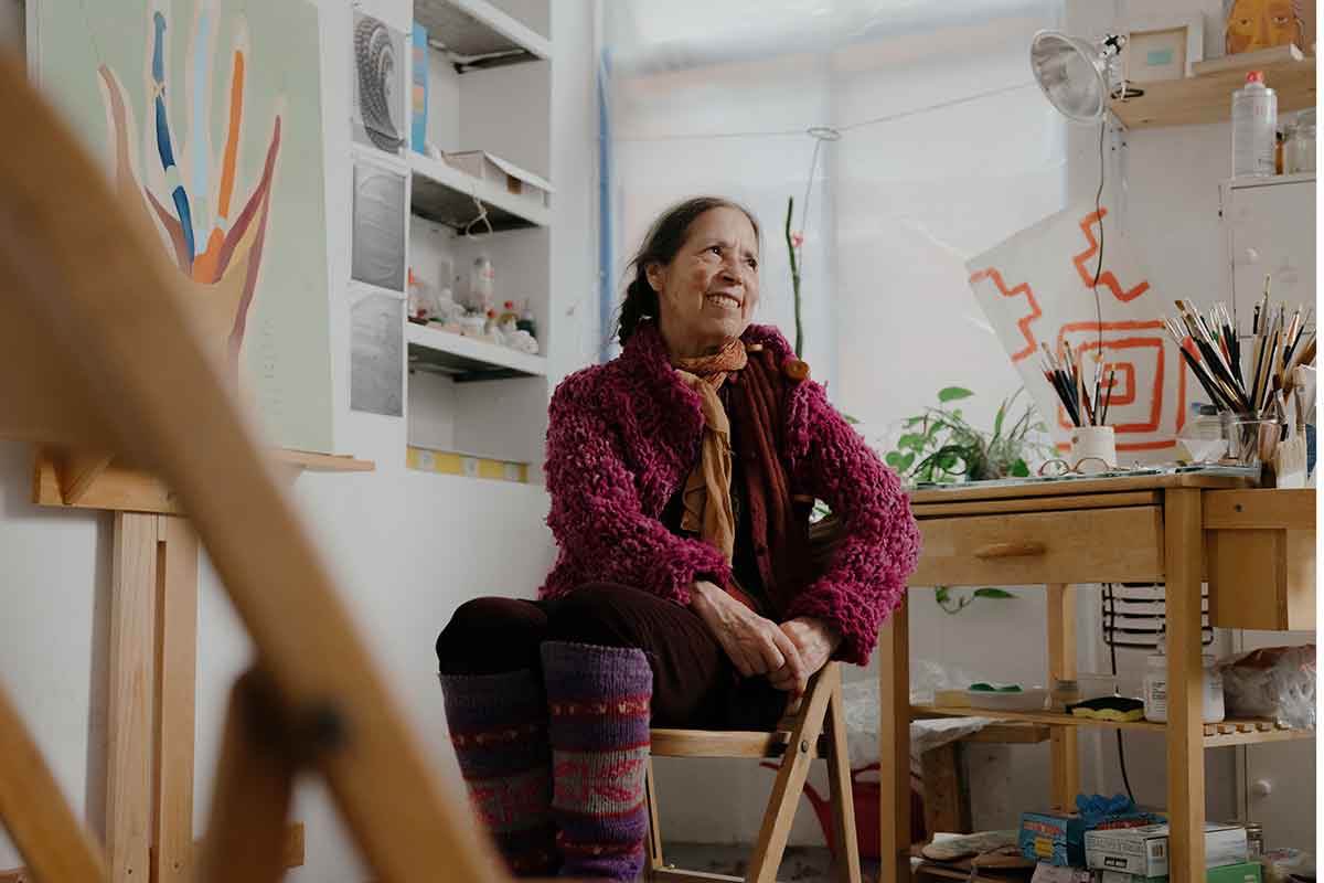 Cecilia Vicuña regresa a Bogotá con las cartas que cambiaron su vida