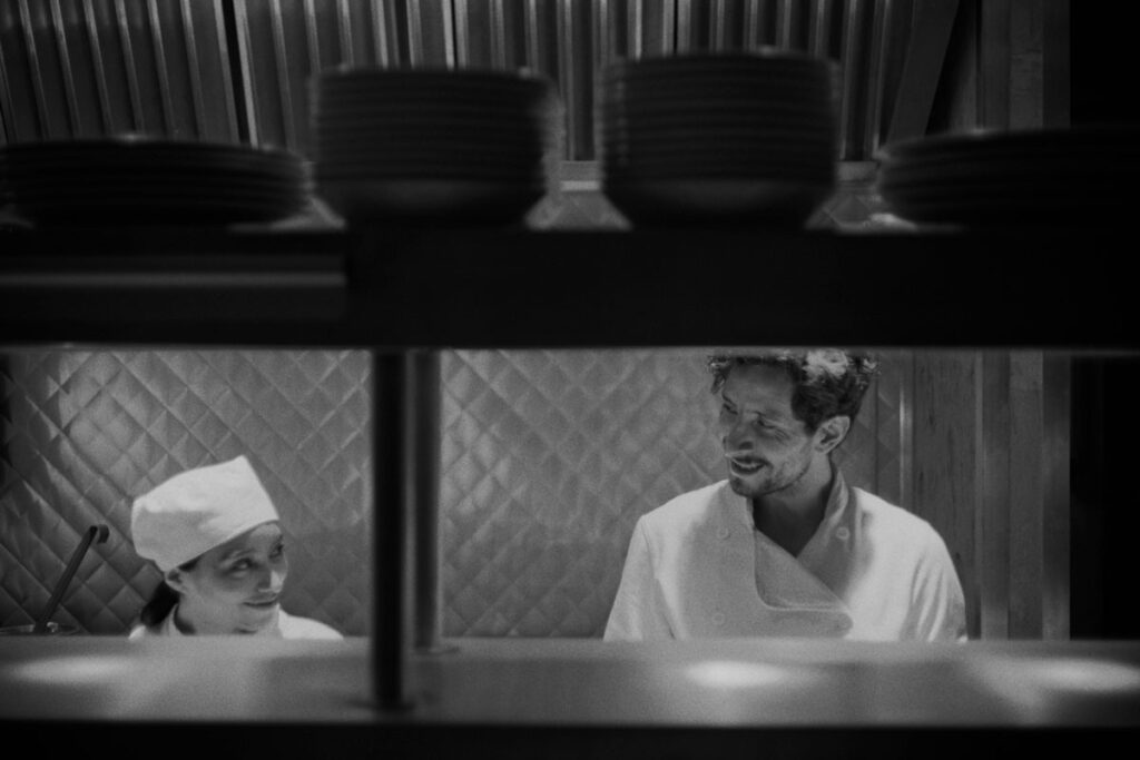 La asfixia de una cocina para una persona migrante La cocina