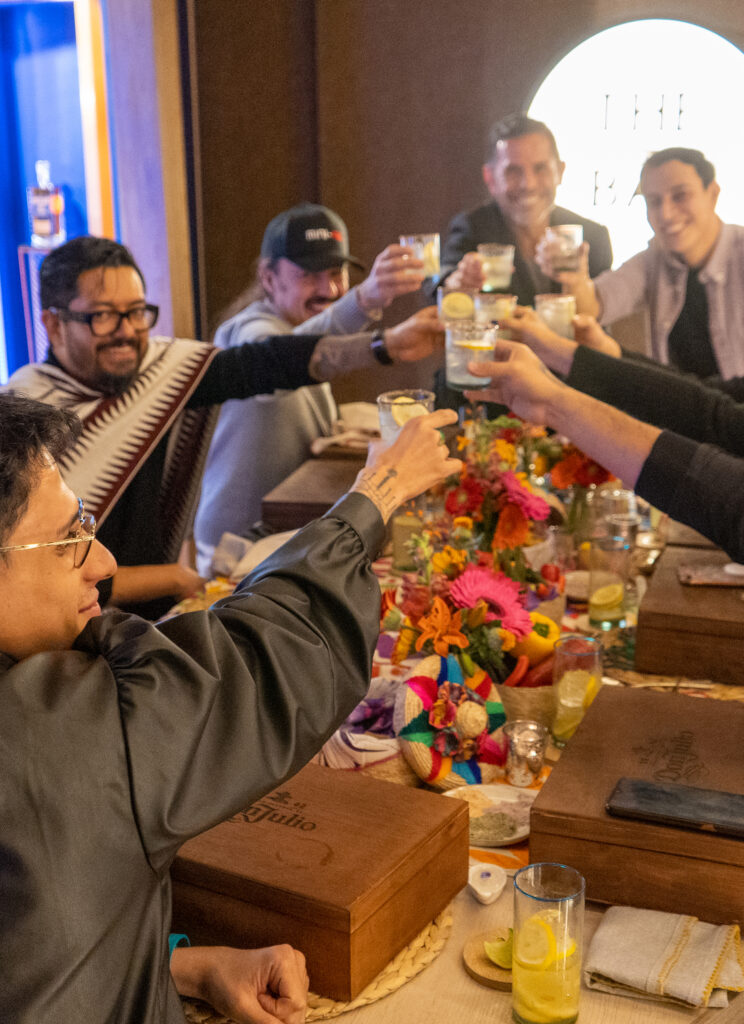 Tres experiencias de lujo en bogotá para regalar el licor perfecto en navidad  