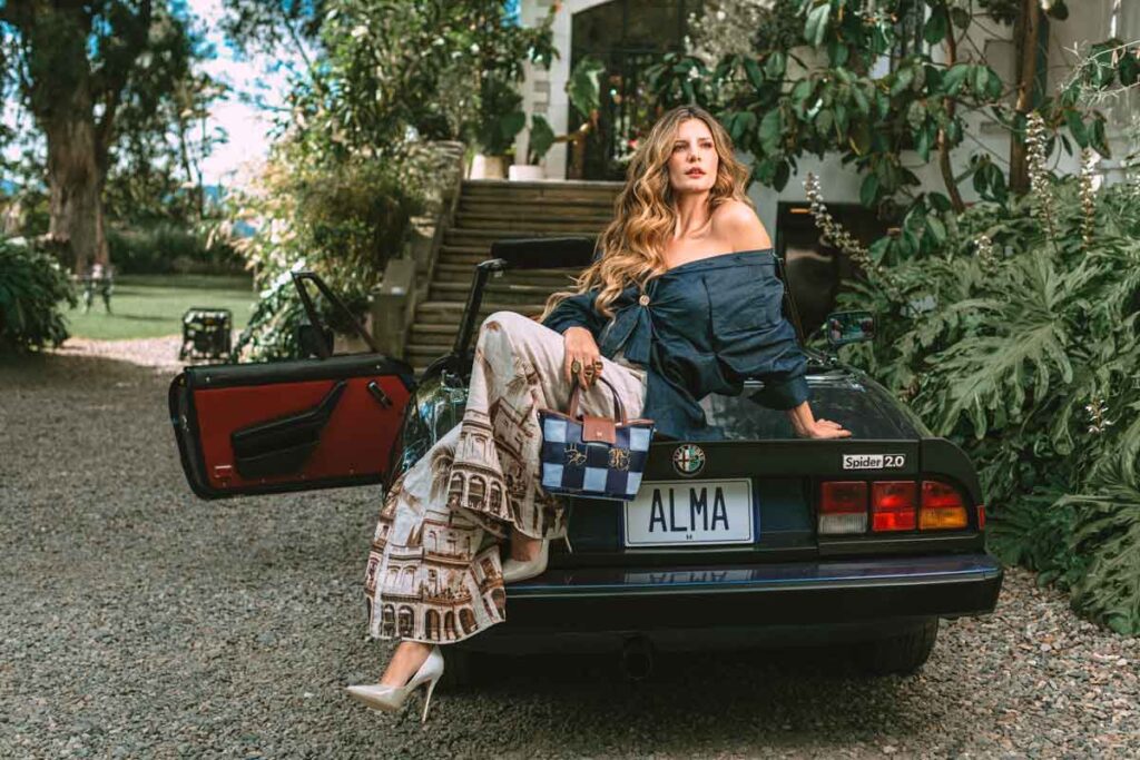 Mario hernández lanza siempre con el alma, su primer fashion film y una nueva era para la marca Mabel moreno con mario hernández