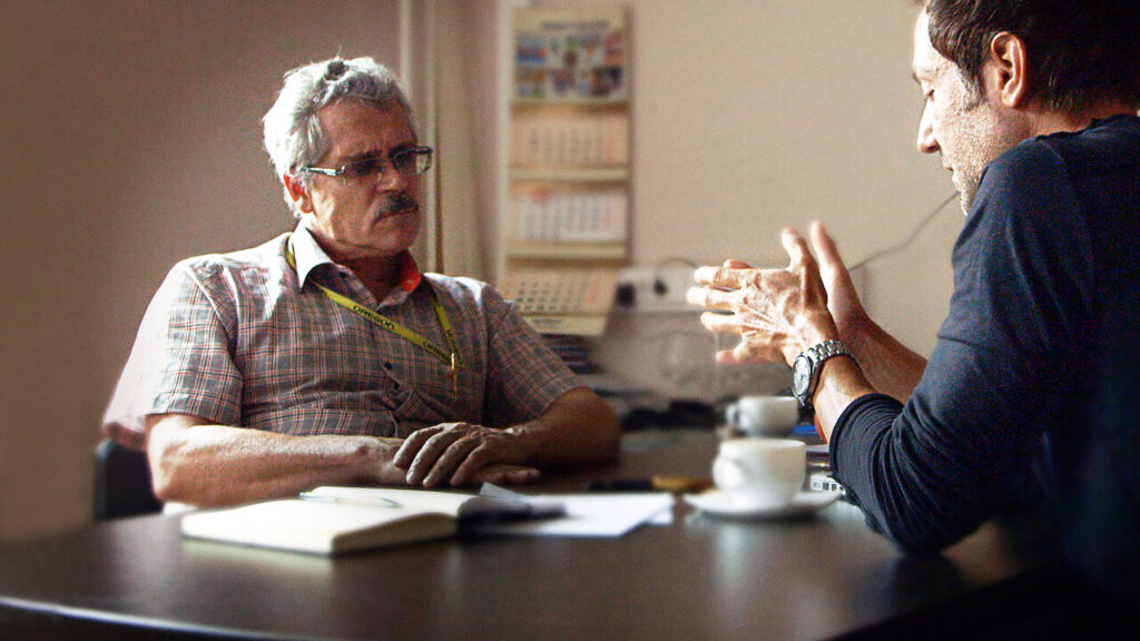 Los documentales sobre deportes olímpicos que no se puede perder Bryan fogel (izquierda) conversando con grigori rodchenov (derecha) en ícaro. Cortesía netflix colombia.