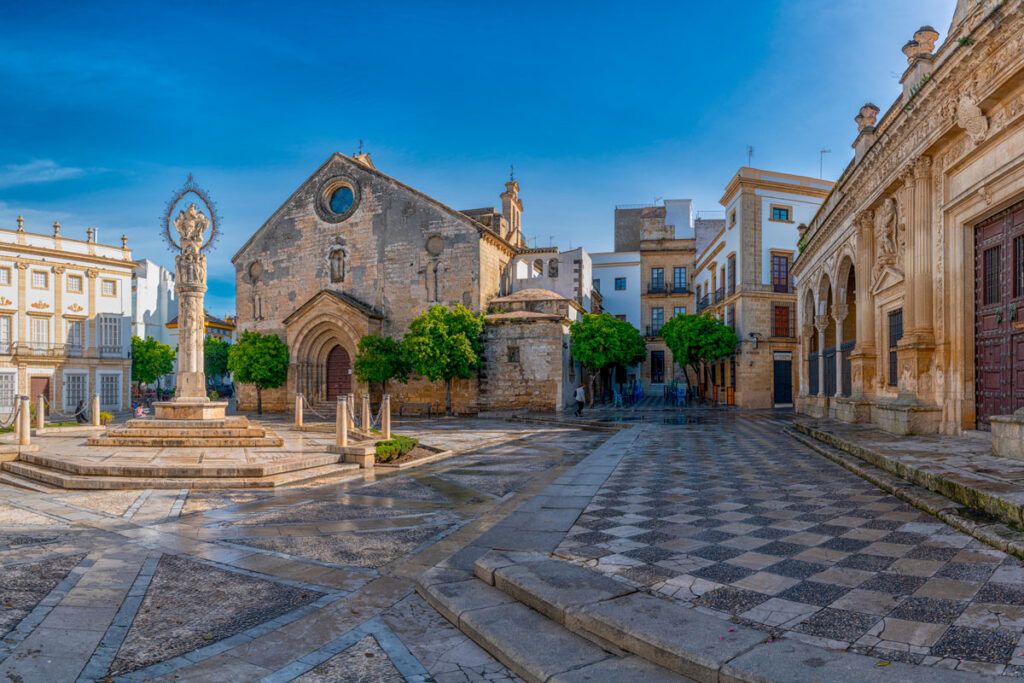 Conozca jerez de la frontera, un destino inolvidable en españa Iglesia san dionisio jerez de la frontera