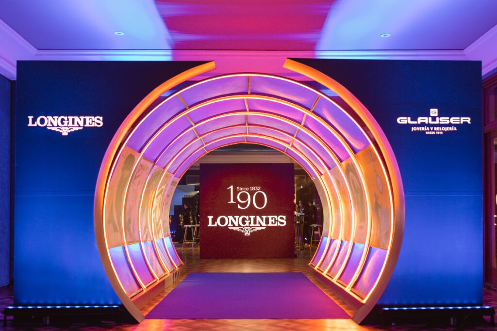 Einstein, deportistas, aviadores y actores: los testigos de la precisión y elegancia de longines, el reloj que mira al futuro