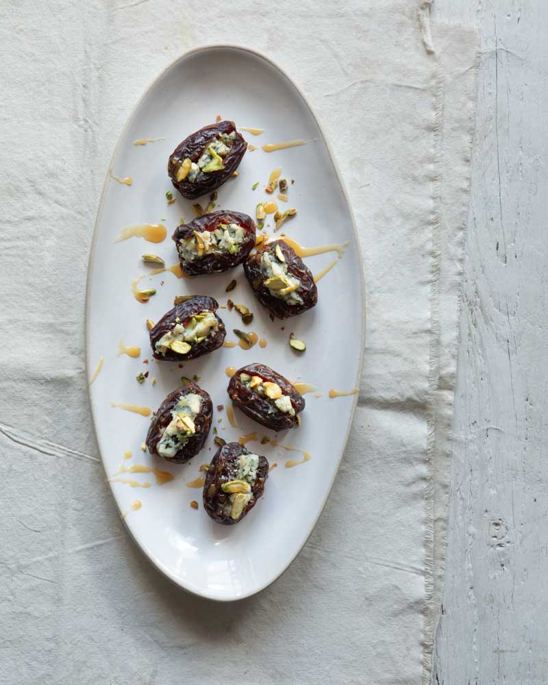 Dátiles rellenos con queso azul