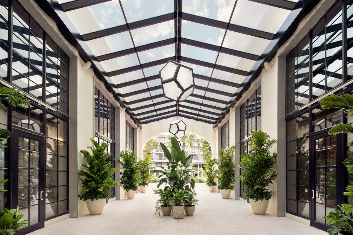 Un oasis tropical, así es el hotel de pharrell williams en miami beach The goodtime hotel