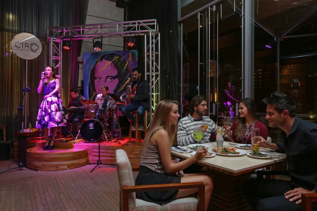 Cuatro restaurantes en bogotá con música en vivo