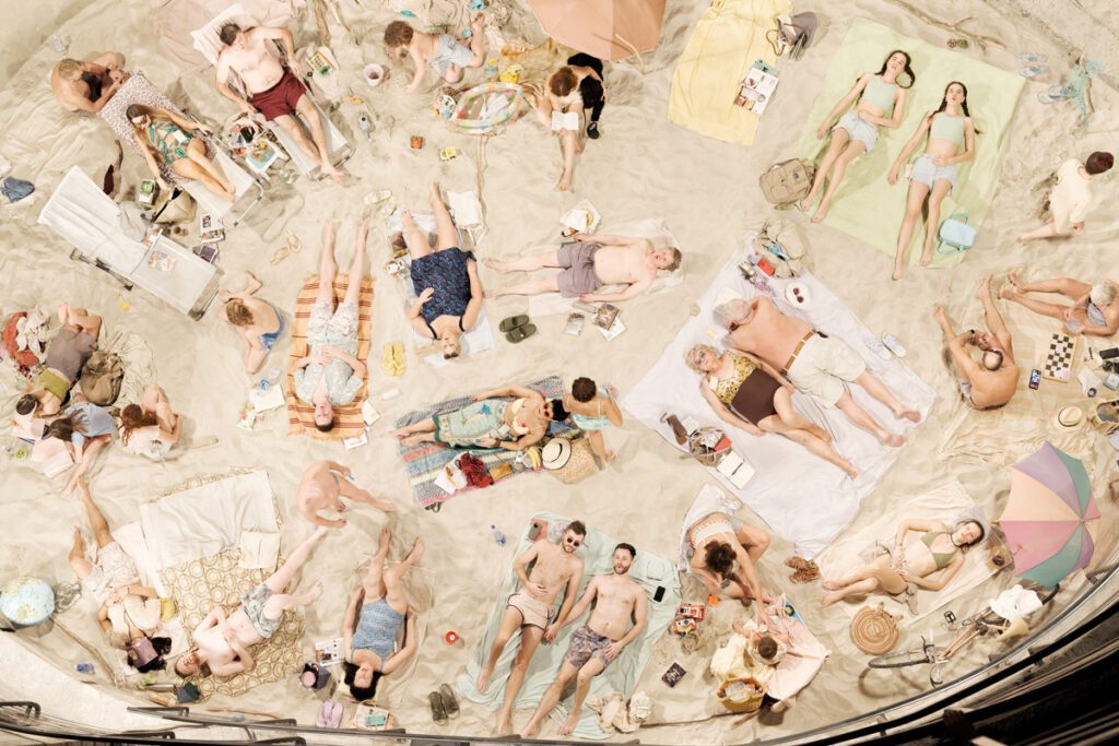 Sun & sea: la obra que convertirá al teatro colón en una playa Sun & sea, obra de teatro que llega a bogotá