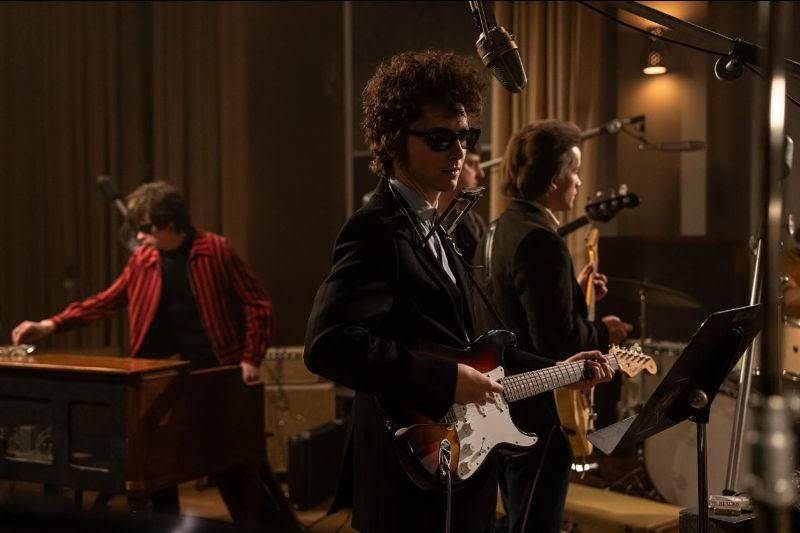 A complete unknown: timothée chalamet canta como bob dylan