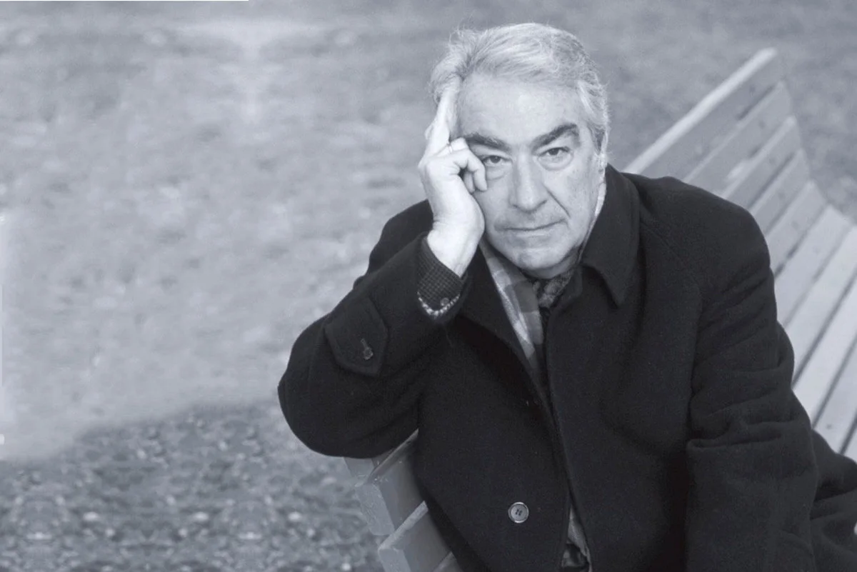 Álvaro Mutis, Facebook