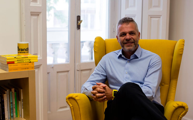 Día internacional del abrazo: ¿cuál es su poder en la era digital?