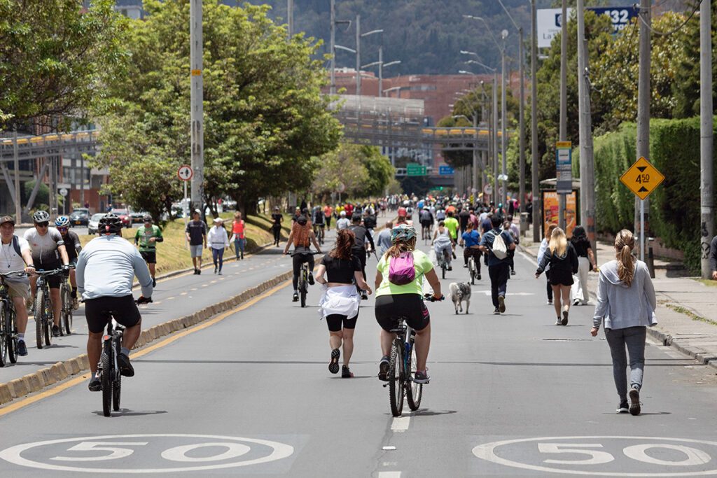Un novato en la ciclovía de bogotá Ciclovía de bogotá