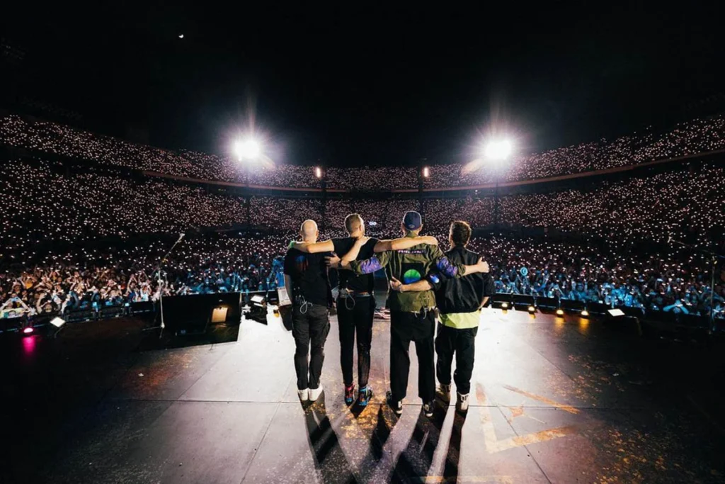 Coldplay abre segunda fecha en bogotá de su gira sostenible